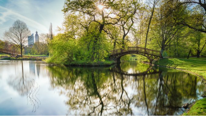 park_leipzig_grueninderstadt_bildautor_martina_schikore_fotolia_165809514_xxl (1)