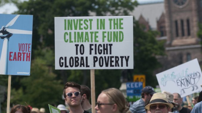 csm_200318_Klimafonds-Demoschild_377001919_Shutterstock-arindambanerjee_1000_c76d513d06