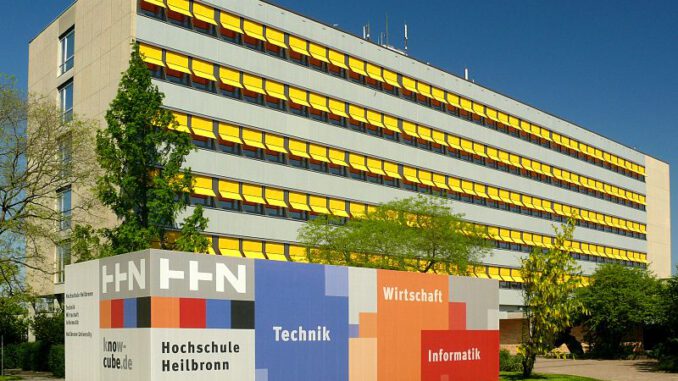 800px-Hochschule_Heilbronn_mit_Know_Cube